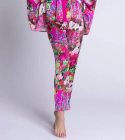 Pantalon En Satin De Soie Envolée De Fleurs Fuchsia 8 Pantalon En Satin De Soie Envolée De Fleurs Fuchsia -Calida Soldes pantalon en satin envolee de fleurs fuchsia 2